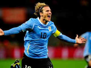 ޔުނައިޓެޑް އަދި އެޓްލެޓިކޯއަށް ކުޅުނު އުރުގުއޭގެ ފޯވާޑް ފޯލާން ކުޅުން ހުއްޓާލައިފި