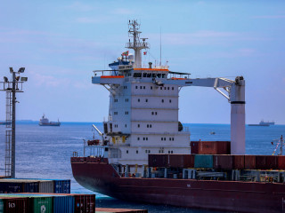 ވިޔަފާރި ބަނދަރު، ފާސްކުރުމަށް ވޯޓުދެއްވީ .58 މެމްބަރުން