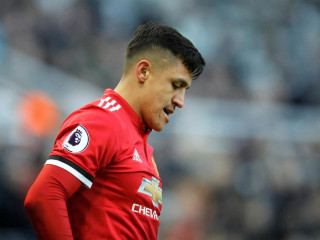 މެންޗެސްޓާ ޔުނައިޓެޑަށް ކުޅުނު ޗިލީގެ ފޯވާޑް އެލެކްސިސް ސަންޗޭޒް