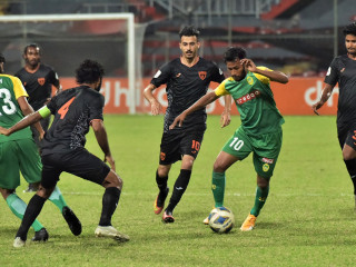 ދިވެހި ޕްރިމިއާ ލީގުގައި މާޒިޔާ އާއި އީގަލްސް ބައްދަލުކުރި މެޗުގެ ތެރެއިން