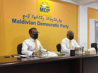 ރައީސުލްޖުމްހޫރިއްޔާ އިބްރާހިމް މުހައްމަދު ޞާލިޙާއި ރައީސް ނަޝީދު: ދިވެހިން ބޭނުންވާ ތަރައްގީއަށް ޖަމްޕެއް ޖަހައިދެވޭނީ އެމްޑީޕީ އާއި މި ސަރުކާރަށް ކަމަށް ރައީސް ނަޝީދު ވިދާޅުވި.