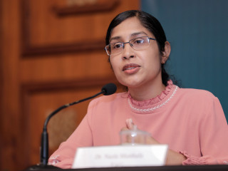 ޑރ. ނަޒްލާ މުސްތަފާ ނޫސްވެރިންނަށް މައުލޫމާތު ދެއްވަނީ