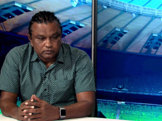 ރާއްޖެޓީވީގެ \"ކުޅިވަރު ފައިލް\" ޕްރޮގުރާމުގައި ގައުމީ ފުޓްބޯޅަ ޓީމުގެ އެސިސްޓަންޓް ކޯޗު އަލީ ސުޒޭން