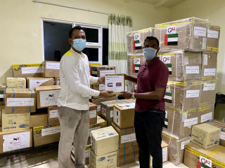 ރަންދެލި ރިސޯޓުން ނ އަތޮޅުގެ ރަށްތަކަށް ޕީޕީއީ ހަދިޔާ ކުރުން