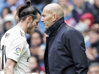 ވޭލްސްގެ ތަރި ގެރެތު ބޭލާއި ރެއާލް މެޑްރިޑްގެ ކޯޗު ޒިނެދިން ޒިދާން