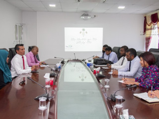 Economic Ministry officials meet the Addu City Council