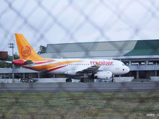 ޗައިނާގެ ފަތުރުވެރިން އަނބުރާ ވޫހާންއަށް އަނބުރާ ފޮނުވާލި ރޯޔަލް އެއަރލައިންގެ ބޯޓު