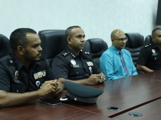 ކަރެކްޝަންސްގެ އިސްބޭފުޅުންތަކެއް