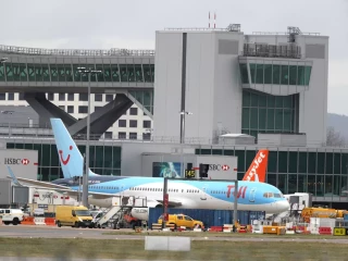 އިނގިރޭސިވިލާތުގެ ވެރިރަށް ލަންޑަންގެ ގޭޓްވިކް އެއާޕޯޓް