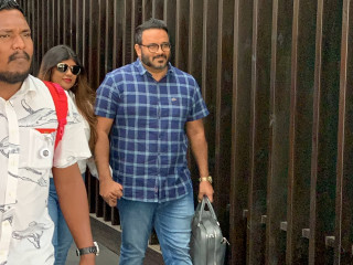 އަހުމަދު އަދީބް އަނބިކަބަލުން މަރިޔަމް ނަޝްވާއާ އެކު