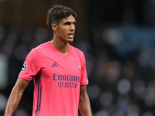 ރެއާލް މެޑްރިޑަށް ކުޅެމުން އަންނަ ފްރާންސްގެ ޑިފެންޑަރު ރަފައެލް ވަރާން