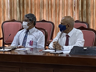 ކިންގްޑަމް އޮފް ބެލްޖިއަމަށް ދިވެހިރާއްޖެއިން ކަނޑައަޅުއްވާފައި ހުންނަވާ ސަފީރު އަދި އީޔޫއަށް ދިވެހިރާއްޖެއިން ކަނޑައަޅުއްވާފައި ހުންނަވާ ސަފީރު، ޙަސަން ޞާބިރު (ކ): ރާއްޖޭގެ ބޯޑަރު ހުޅުވާލާއިރު ޔޫރަޕު