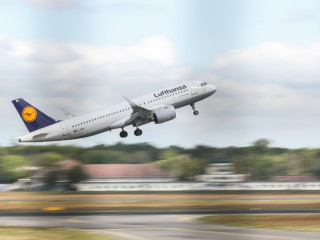 ލުފްތަންސާގެ ފްލައިޓެއް ބަރލިންގެ އެއަރޕޯޓަކުން ނައްޓާލަނީ