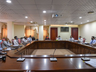ހޯމަ ދުވަހުގެ މިނިވަން މުއައްސަސާތަކުގެ ކޮމިޓީގެ ބައްދަލުވުން