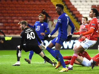 ބާންސްލީ ބަލިކޮށް ޗެލްސީ ކުއާޓާއަށް