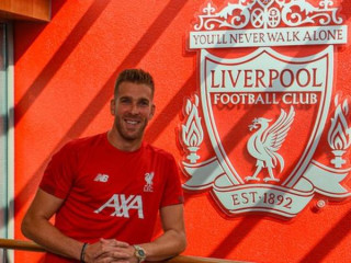 ލިވަރޕޫލް އިން ކީޕަރު އެޑްރިއަންގެ ސޮއި ހޯދައިފި