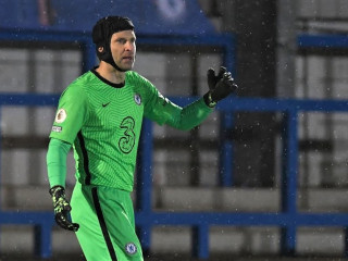 ފުޓްބޯޅައިން ރިޓަޔާކުރި ޗެކް ޗެލްސީގެ ޖާޒީގައި