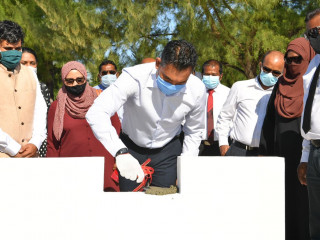 ޑްރަގް ޑިޓޮކްސިފިކޭޝަން އެންޑް ކޮމިއުނިޓީ ރިހެބިލިޓޭޝަން ސެންޓަރުގެ ބިންގާ ނައިބު ރައީސް ފައިސަލް ނަސީމް އަޅުއްވައިދެއްވަނީ