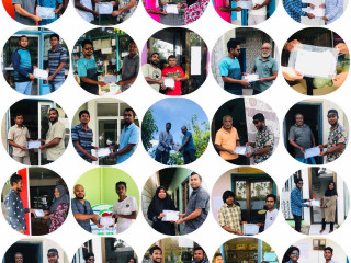 ކޮށްކޮމެންގެ އީދު ޓީމުގެ މެމްބަރުން ރަށުގައި މާސްކް ބެހުމުގެ ހަރަކާތުގައި