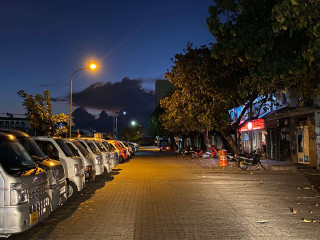 މާލޭ ލޮކްޑައުންގެ މުއްދަތު ވަނީ 14 ދުވަހަށް އިތުރު ކޮށްފައި- ކުރިއަށް އޮތް ދުވަސްތަކުގައި ސަރޖްއަކަށް ދާނެކަމަށް ވަނީ ބެލެވިފައި