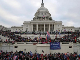 ޖެނުއަރީ މަހުގެ 6 ވަނަ ދުވަހު ކެޕިޓޮލްގެ ބޭރު