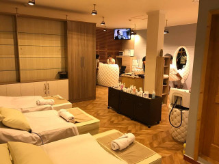 ހުޅުމާލޭގައި ހުންނަ ސެލޫން