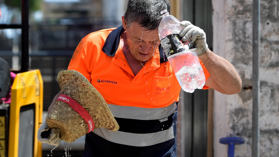 ފިނިހޫނުމިން ދުވަހެއް ދުވަހަކަށް މައްޗަށްދާއިރު، މިކަމުގައި ނުރައްކާ އިންތިހާއަށްދަނީ ބޮޑުވަމުން