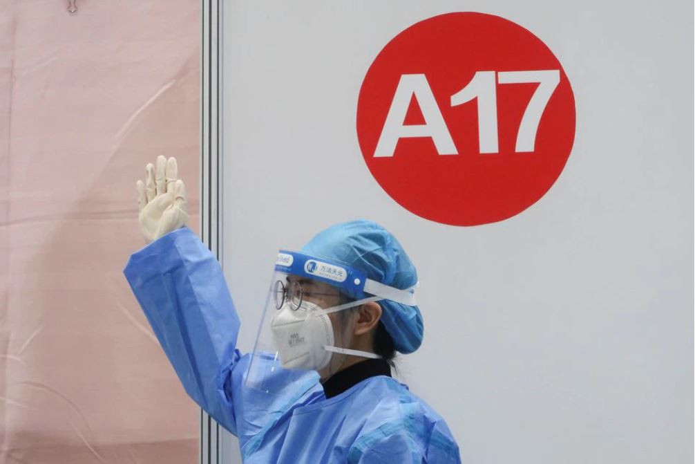 ޗައިނާގެ ސިއްހީ ޚިދުމަތްތެރިއަކު ހޮސްޕިޓަލުގައި ހަކަރާތްތެރިވަނީ