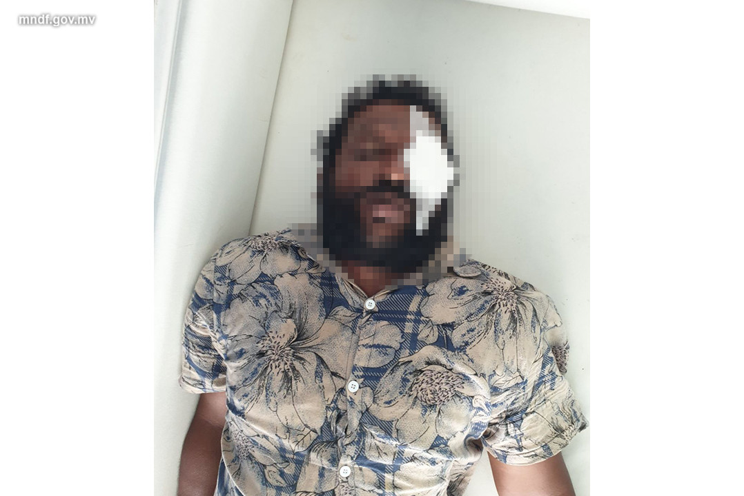 މީހެއްގެ ލޮލަށް ބުޅިއެއް ހެރުން