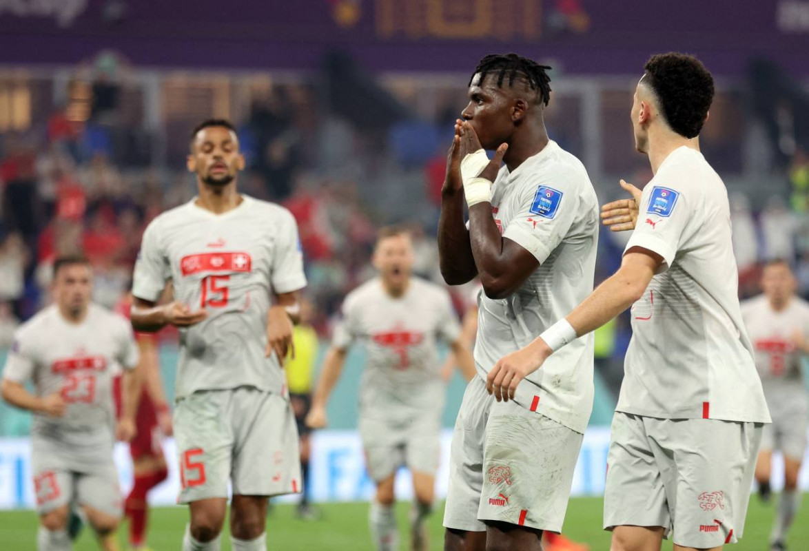 ސްވިޓްޒަލަންޑް އަދި ސަރބިއާ ކުޅުނު މެޗުގެ ތެރެއިން - ފޮޓޯ: ރޮއިޓާސް