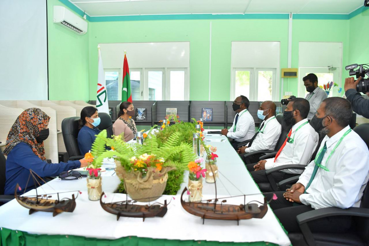 ވާދޫ ސްކޫލުގެ އިސްވެރިންނާއެކު ބޭއްވި ބައްދަލުކުރެއްވުމުގެ ތެރެއިން