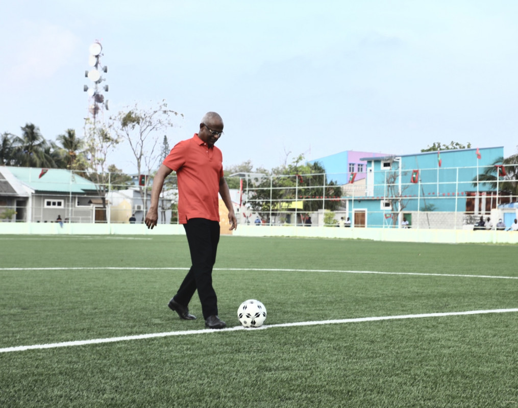 ހޮޅުދޫ ފުޓްބޯޅަ ދަނޑު ރައީސުލްޖުމްހޫރިއްޔާ ހުޅުވައިދެއްވަނީ