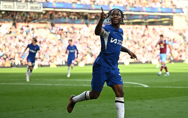 ޗެލްސީ އަށް ކުޅެމުން އަންނަ ރަހީމް ސްޓާލިން