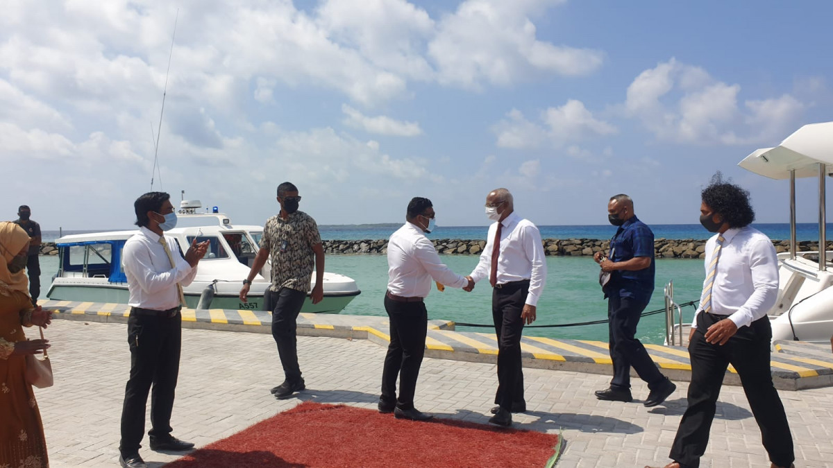 ރައީސް ސާލިހް ޅ. ކުރެންދޫއަށް ވަޑައިގަތުން - ރައީސް ޅ. އަތޮޅަށް ކުރައްވާ ދަތުރުފުޅުގެ ތެރެއިން އެންމެ ފަހު މަންޒިލަކަށް ވަޑައިގެންނެވީ ކުރެންދޫއަށް - ފޮޓޯ: ރާއްޖެއެމްވީ