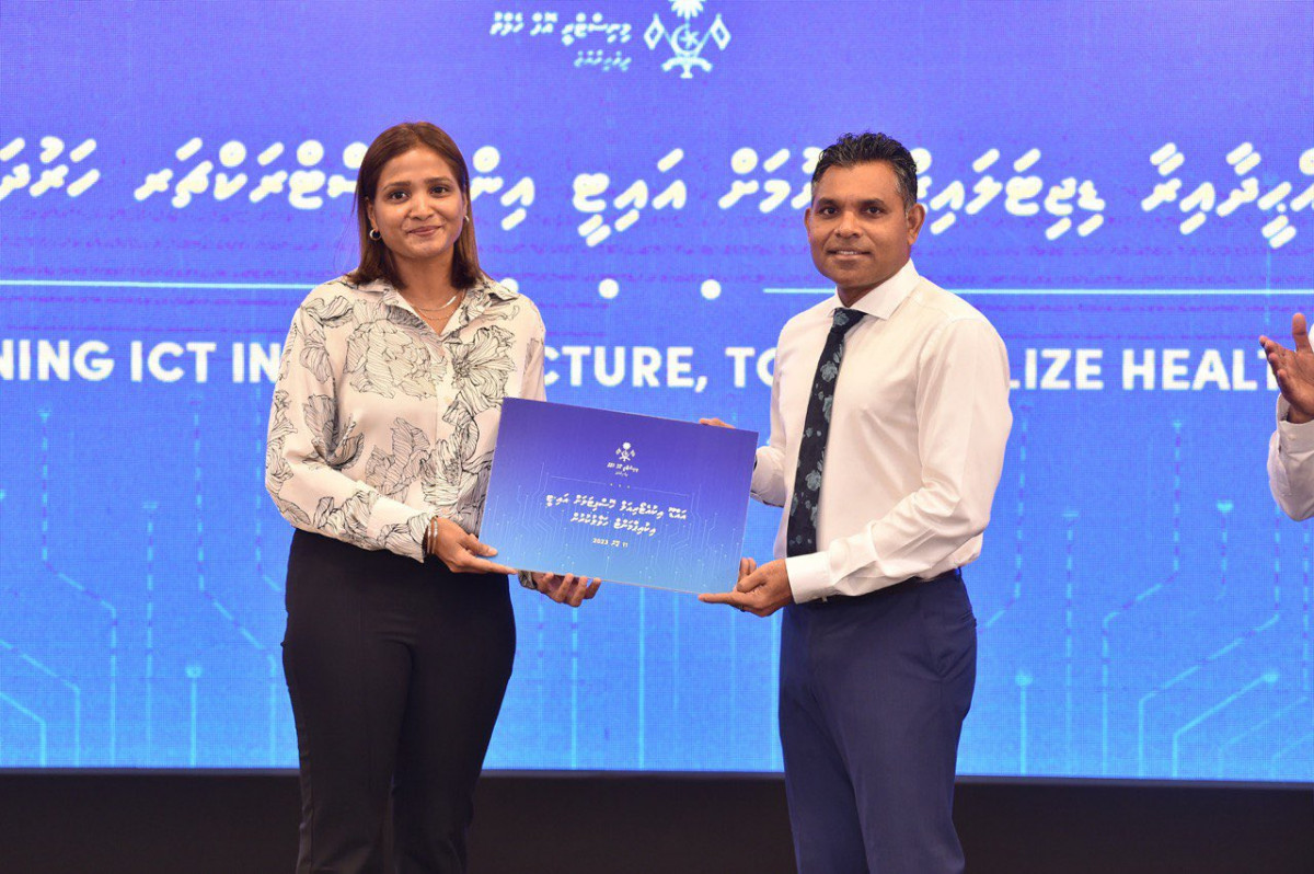 ސިއްހީ ހިދުމަތް ދޭ ތަންތަނަށް ބޭނުންވާ އައިޓީ އިކުއިޕްމަންޓް ހަވާލުކުރުން