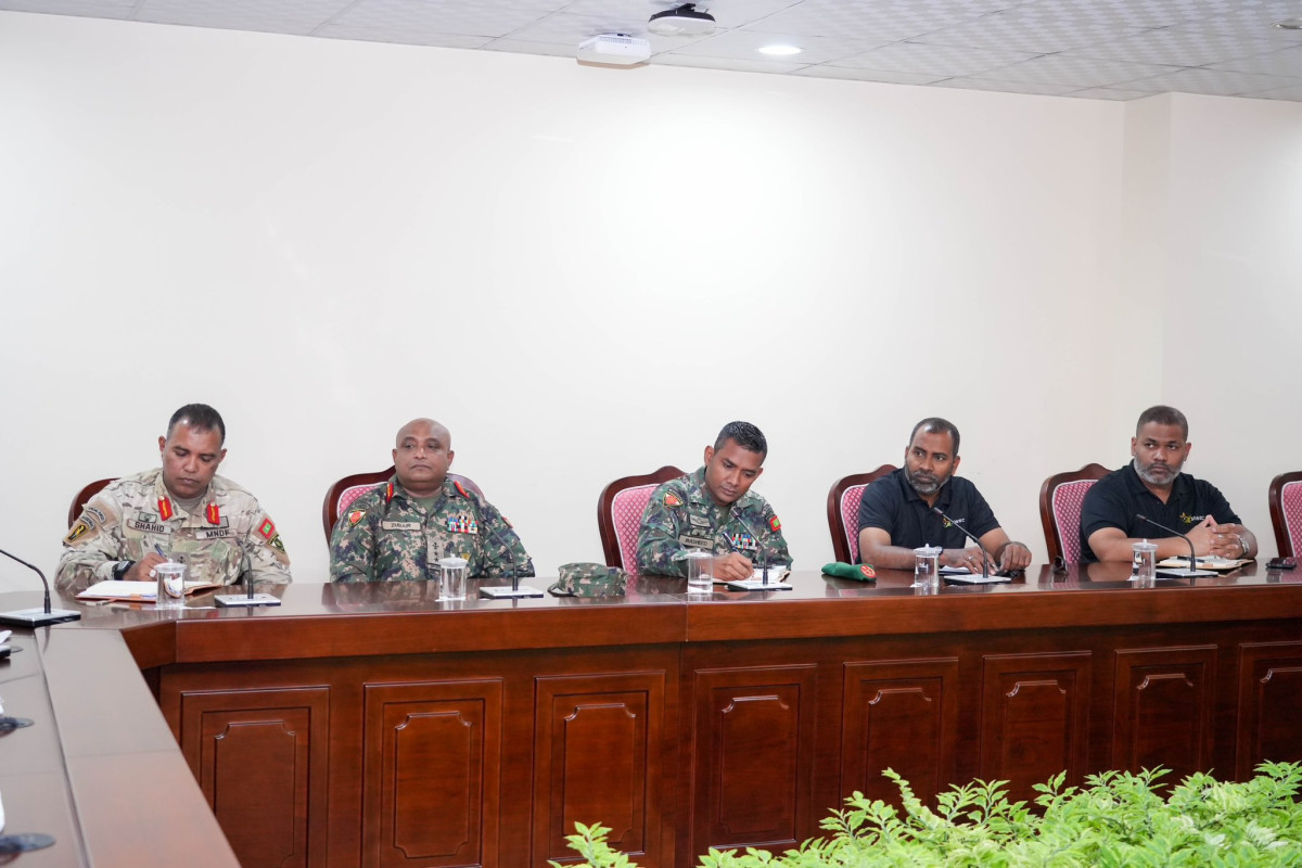 އިންތިޚާބީ ރައީސުލްޖުމްހޫރިއްޔާއާއި އެމަނިކުފާނުގެ ނައިބު ހުވާކުރެއްވުމުގެ ޖަލްސާގެ އިންތިޒާމްތަކާ ގުޅޭގޮތުން އެމްއެންޑީއެފްގެ ބޭފުޅުންނާއެކު މަޝްވަރާކުރެއްވުން