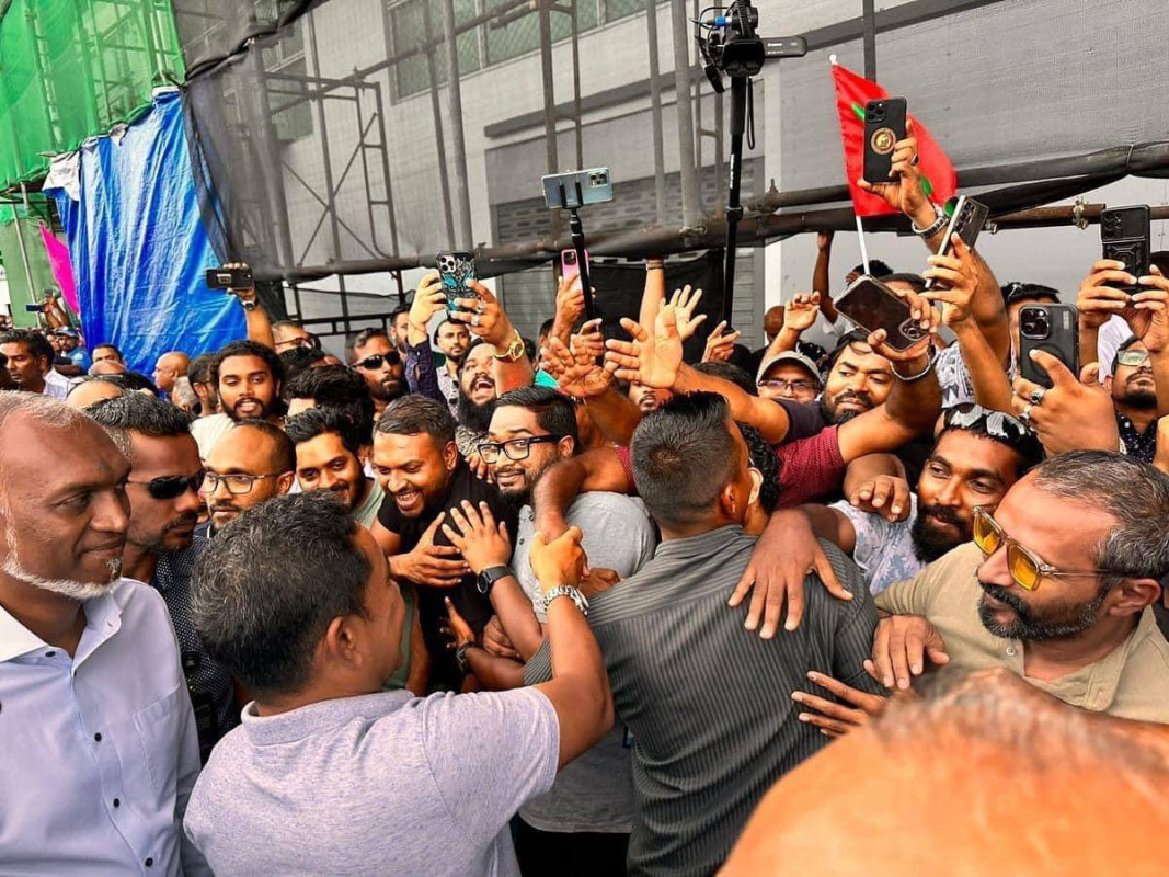 ކުރީގެ ރައީސް ޢަބްދުﷲ ޔާމީން ގެކޮޅަށް ގެނެވުނު ދުވަހު، ބައްސާމް އެތަނުގައި