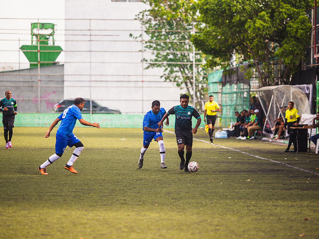 ގްރީންއާއި ޕޮލިސް ކްލަބް ވާދަކުރި މެޗުގެ ތެރެއިން