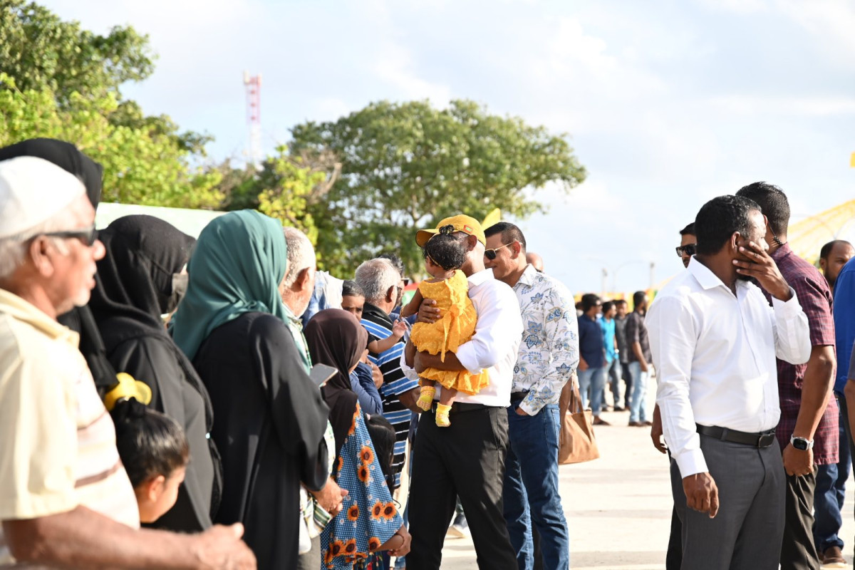 ރައީސް ސާލިޙު ށ. އަތޮޅަށް ކުރައްވާ ދަތުރުފުޅު - ނޫމަރާ އަށް ވަޑައިގަތުން - މިއީ ރައީސް އެ ރަށަށް ވަޑައިގެންނެވި ފުރަތަމަ ފަހަރު ފޮޓޯ: އެމްޑީޕީ