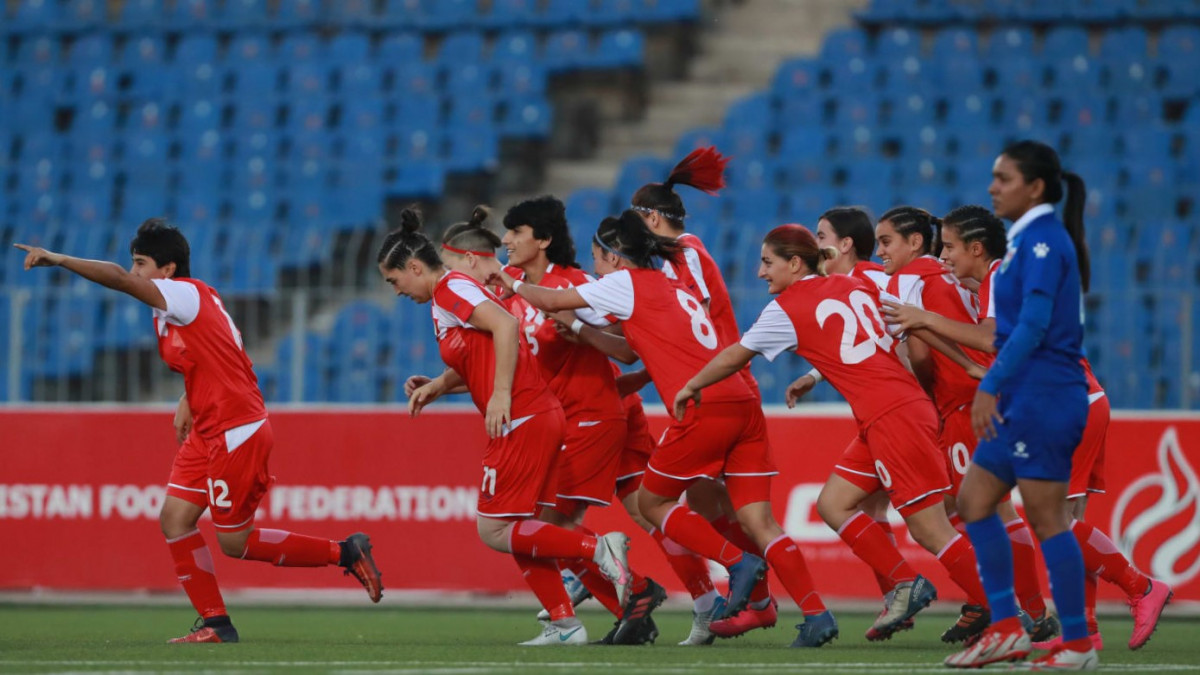 ތަޖިކިސްތާނާއި ރާއްޖެ ބައްދަލުކުރި މެޗުގެ ތެރެއިން