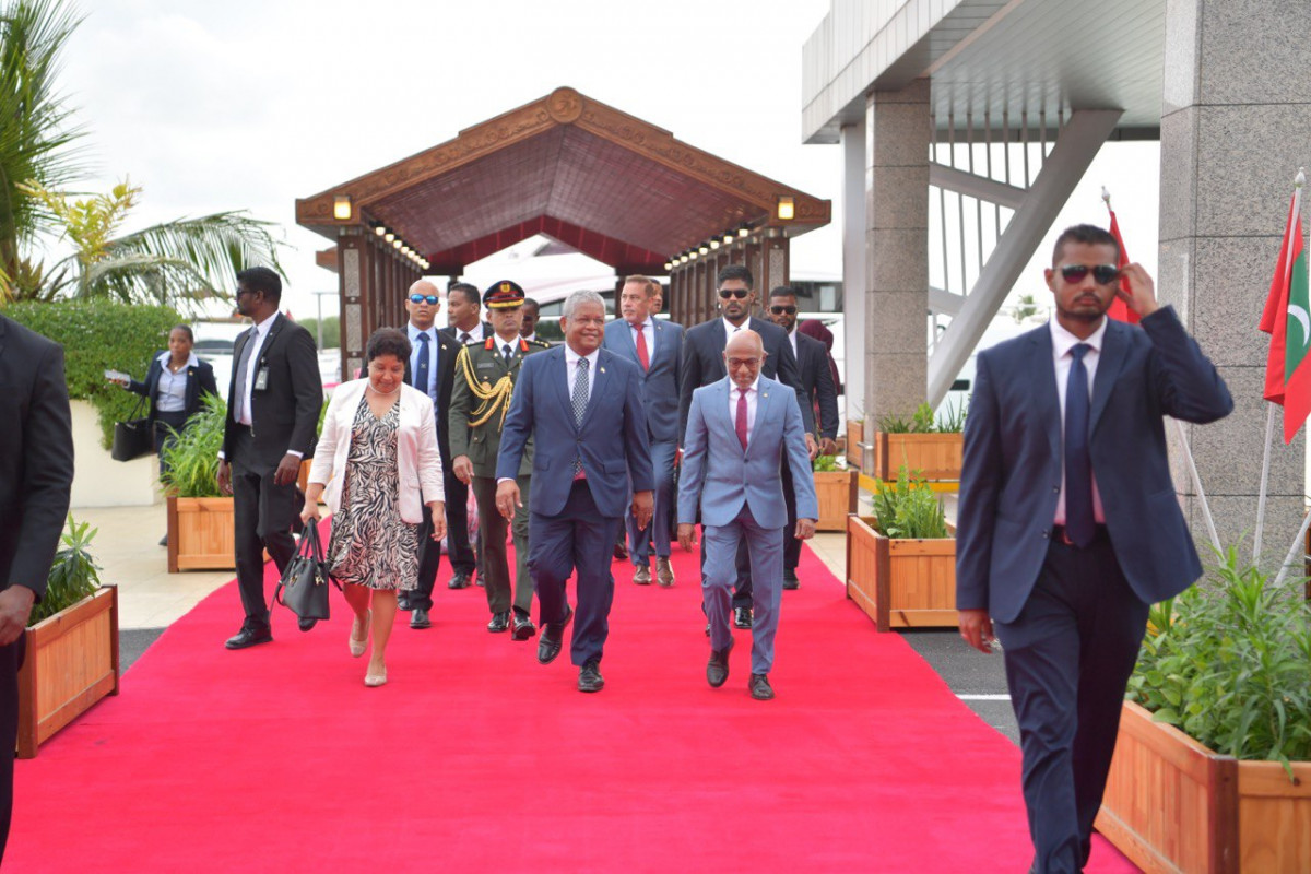 ސޭޝެލްސްގެ ރައީސް ރާއްޖެއަށް ކުރެއްވި ފުރަމާނަ ދަތުރުފުޅުގެ ތެރެއިން