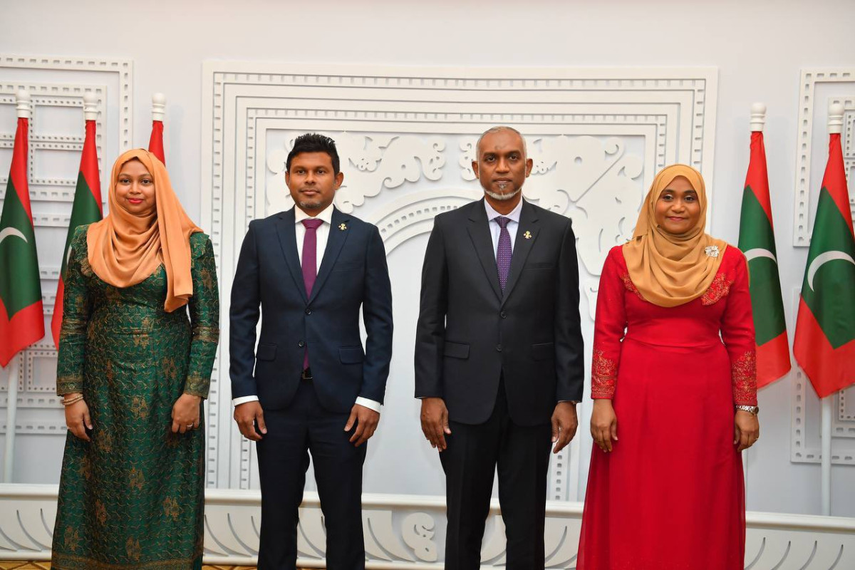 ރައީސުލްޖުމްހޫރިއްޔާގެ ދެކަނބަލުން، ބޭރުގެ ޢިއްޒަތްތެރިންގެ ޝަރަފުގައި، ރަސްމީ ބައްދަލުކުރުއްވުމެއް ބޭއްވުން