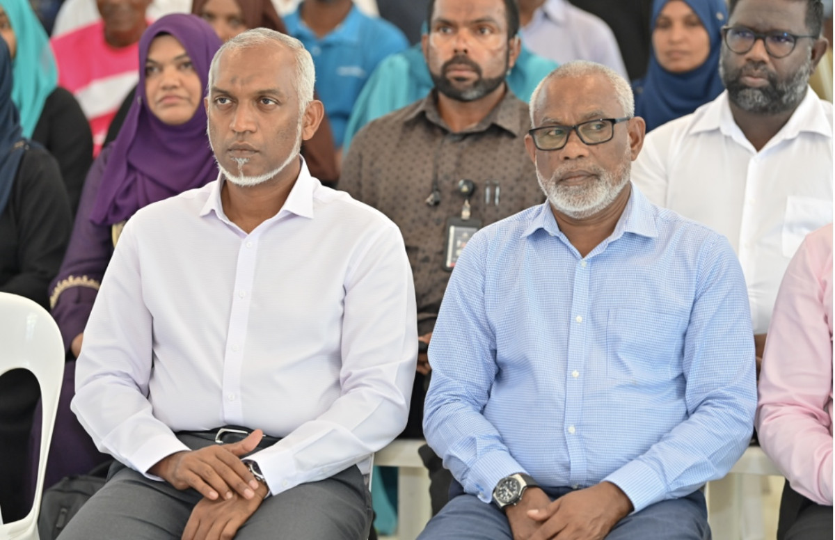 މަޖިލިސް ރައީސް އަބްދުއްރަހީމް އާއި ރައީސް މުއިއްޒު. ޕީއެންސީގެ ޖަލްސާއެއްގެ ތެރެއިން.