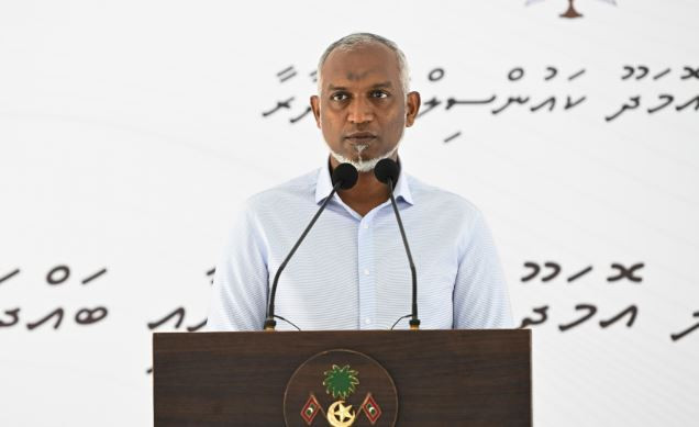 President Muizzu speaking to residents of Omadhoo island