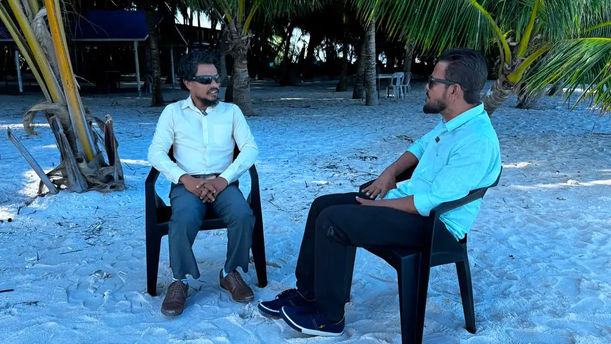 ހޮނިހިރު ދުވަހުގެ ފަށާއިރު ޕްރޮގްރާމްގައި މުލަކު ކައުންސިލްގެ ރައީސް އަހުމަދު ޖަމާލު ވާހަކަ ދައްކަވަނީ.