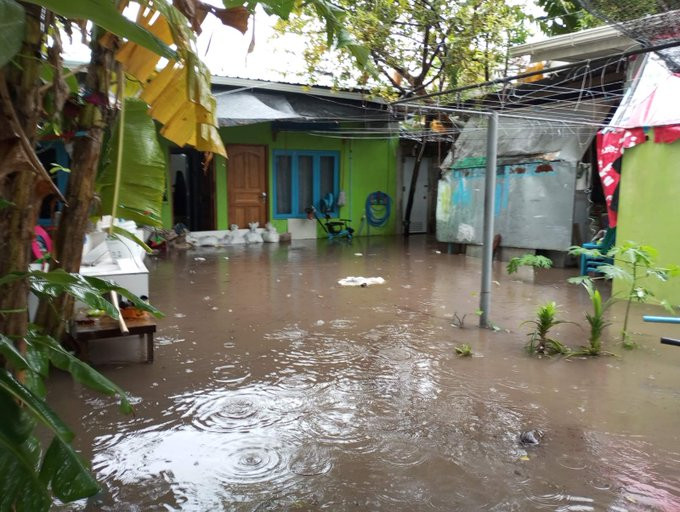 Severe flooding in N. Henbadhoo due to heavy rainfall on Tuesday