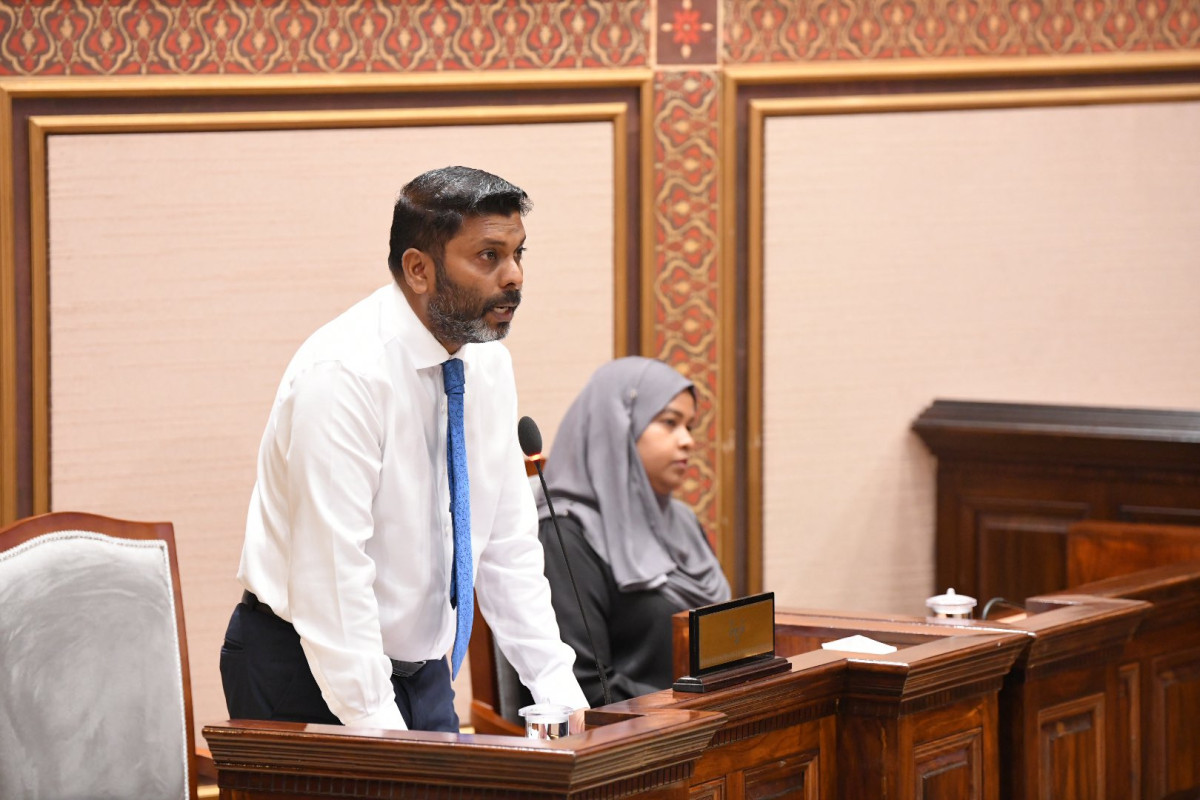 ބުދަ ދުވަހު ކުރިއަށް ދިޔަ މަޖިލީހުގެ ޖަލްސާގައި ވަޒީރު ރާފިއު