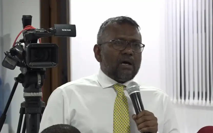 ދެ އިންތިޚާބު އެއްކޮށްލުމަށް ރައީސް މުއިއްޒު ބޭނުންފުޅު ވަނީ އެމަނިކުފާނުގެ އަތުން ދާ ހަރަދު ބޮޑުވާތީ: ފައްޔާޒު
