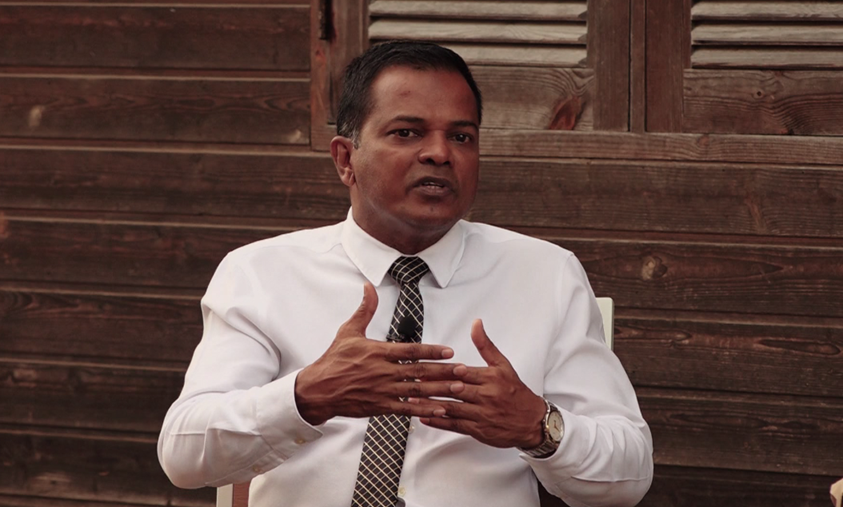 އައްޑޫ ސިޓީގެ މޭޔަރު އަލީ ނިޒާރު