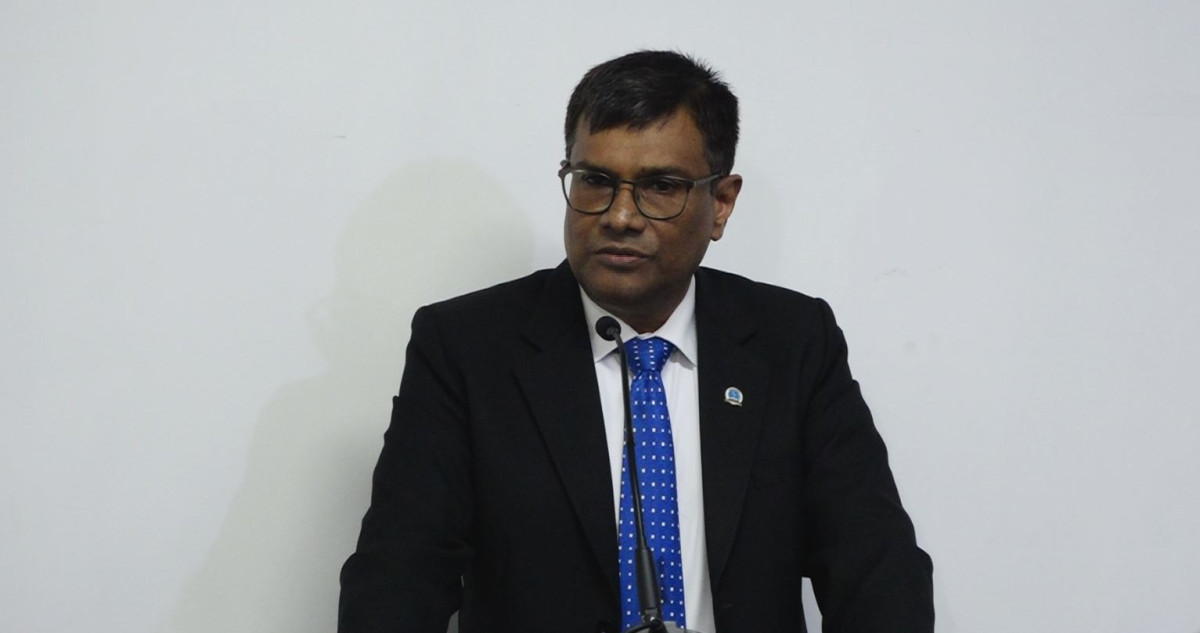 އުއްތަމަ ފަނޑިޔާރު އަހުމަދު މުއުތަސިމް އަދުނާން